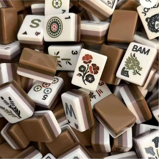 Wildwood Bear mahjong full flat‑lay layout, complete 160‑tile woodland set, botanical floral art, parrot tile, bear jokers, multi‑layer mocha brown stacked backs, American mahjong tiles