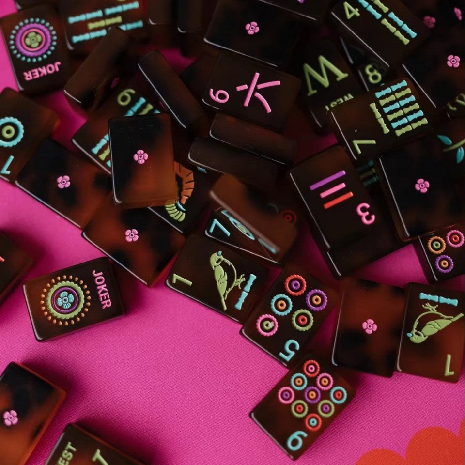 Tortoise Bloom Mahjong Tiles Set – Translucent Amber Tortoiseshell Tile Backs with Dark Brown Neon Concentric-Circle Dot, Bird-Bamboo, Pink-Character, Color-Coded Wind & Mandala Joker American Mahjong Suit Art