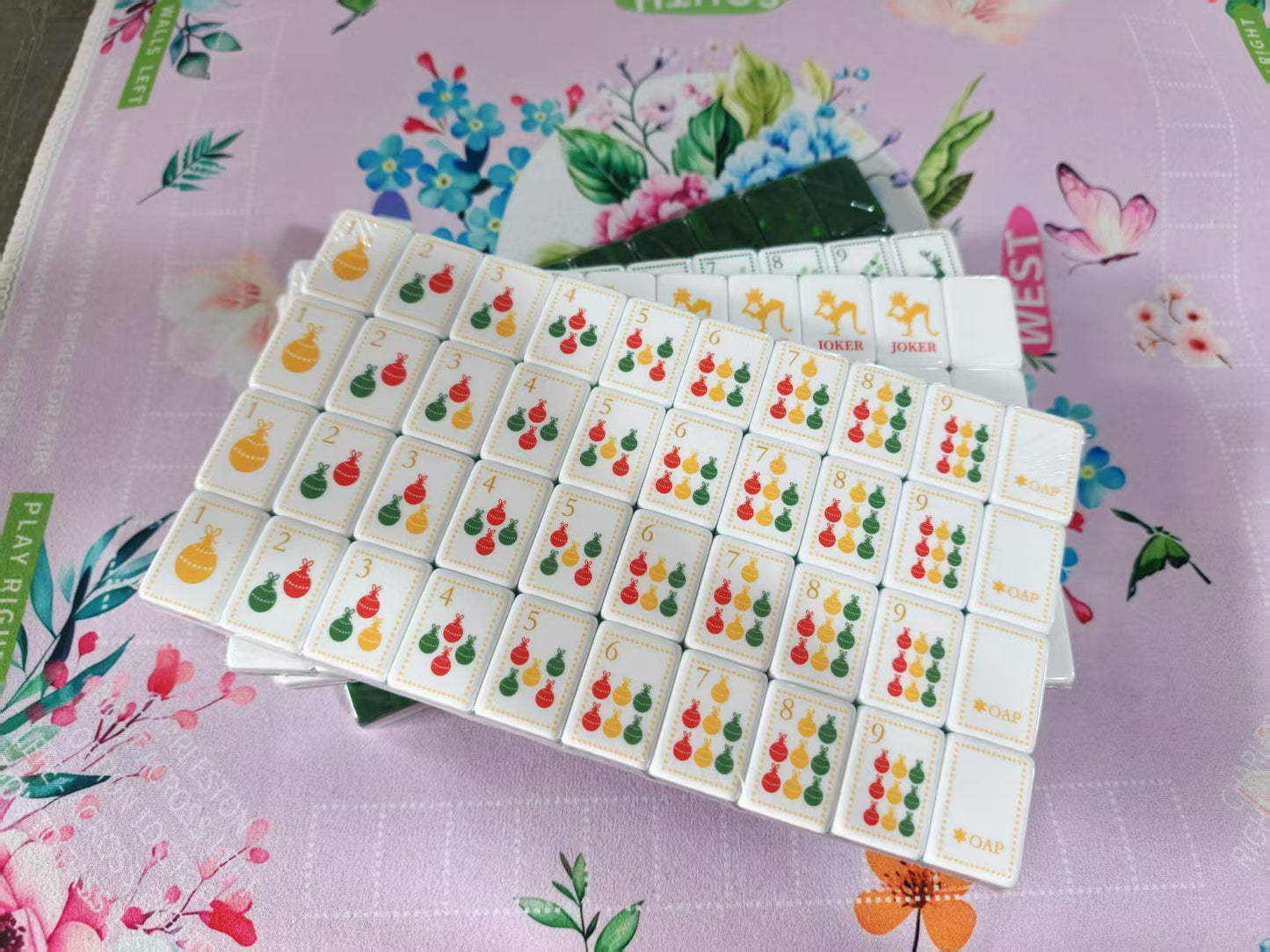 Evergreen Noel Mahjong Tiles Set – Glossy Emerald Green Marble Swirl Tile Backs with Christmas Holly Bamboo, Ornament Dot, Gold Wreath Wind & Reindeer Joker American Mahjong Suit Art