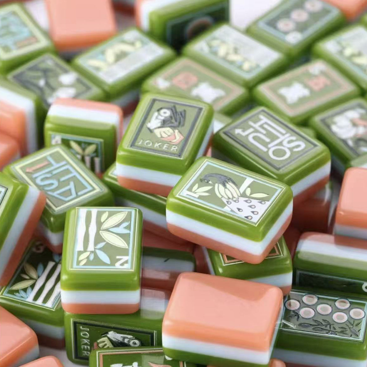 Retro Harvest Mahjong Tiles Set – Glossy Burnt-Orange Retro Striped Tile Backs with Avocado-Green Peacock-Eye Dot, Bamboo, Golden Dragon, Bird Wind & Vintage American Mahjong Suit Art