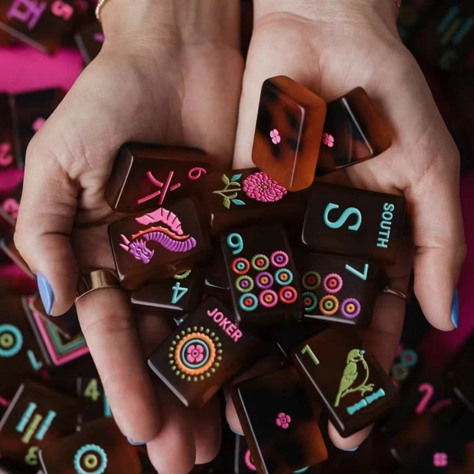 Tortoise Bloom Mahjong Tiles Set – Translucent Amber Tortoiseshell Tile Backs with Dark Brown Neon Concentric-Circle Dot, Bird-Bamboo, Pink-Character, Color-Coded Wind & Mandala Joker American Mahjong Suit Art