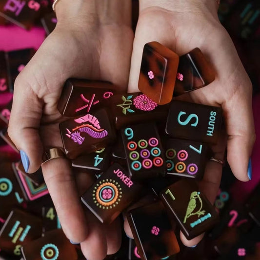 Tortoise Bloom Mahjong Tiles Set – Translucent Amber Tortoiseshell Tile Backs with Dark Brown Neon Concentric-Circle Dot, Bird-Bamboo, Pink-Character, Color-Coded Wind & Mandala Joker American Mahjong Suit Art
